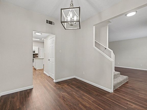 5th image of 10700 Castle Dr
