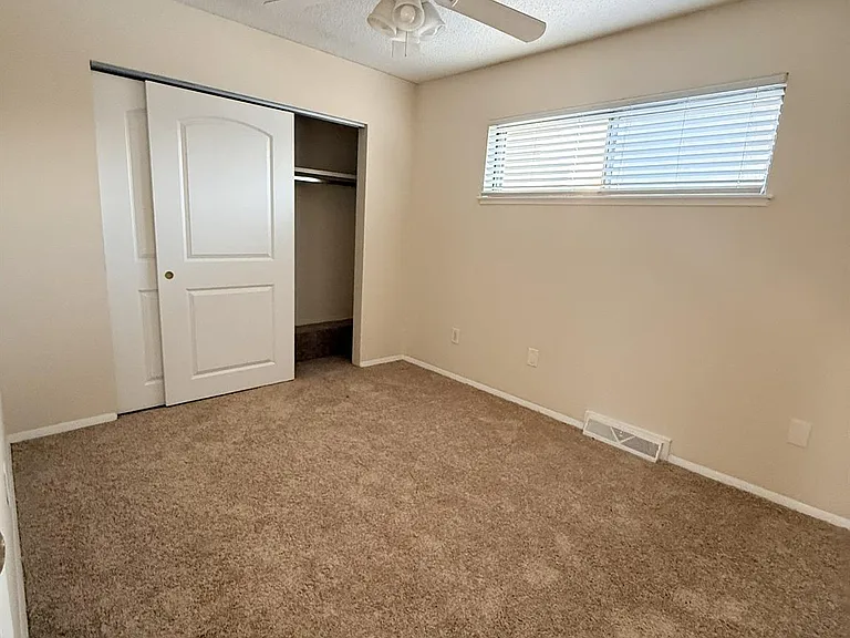 504 Heritage Dr — Photo 23