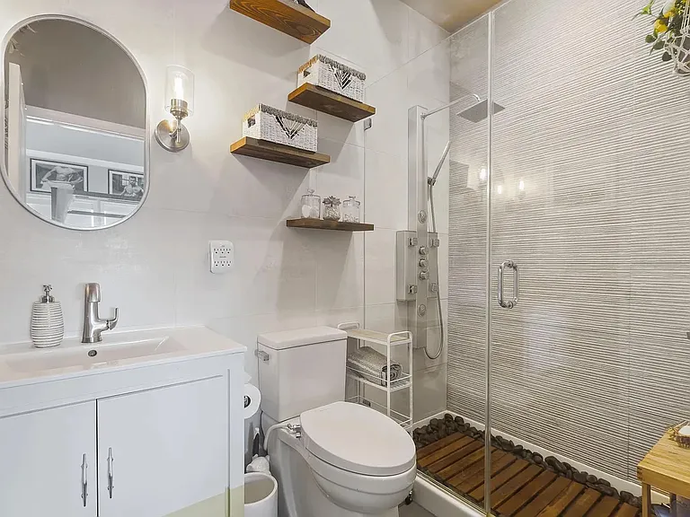 1830 I St NE #4 — Photo 6