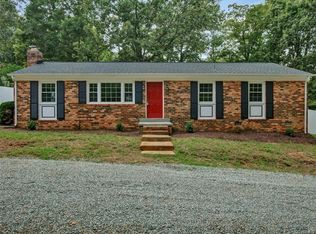 2111 Chestnut Oaks Rd, Powhatan, VA 23139