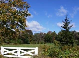 25 Mount Nebo Rd, Newtown, CT 06470