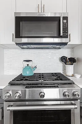 Rented by Greystar | media 9