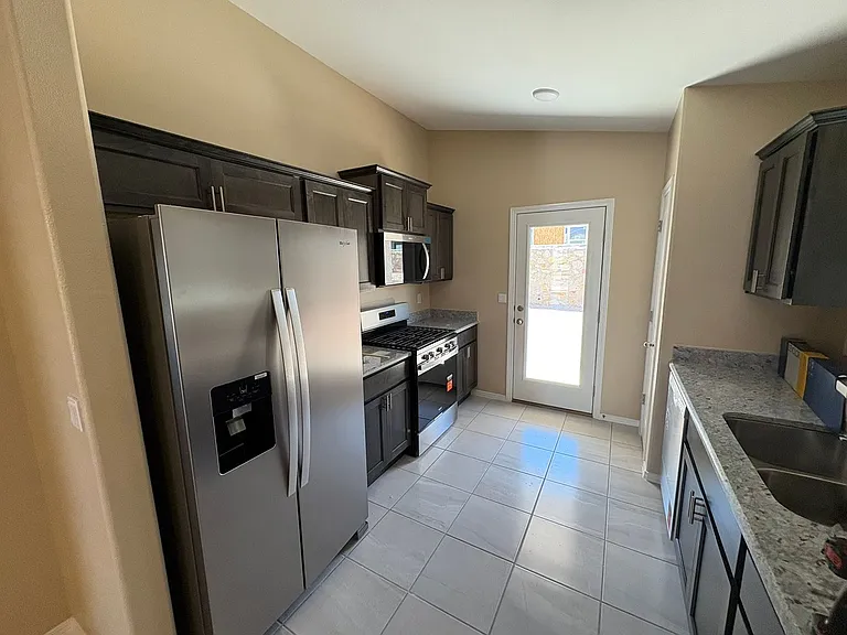 5040 Andrew Jorel Dr — Photo 2
