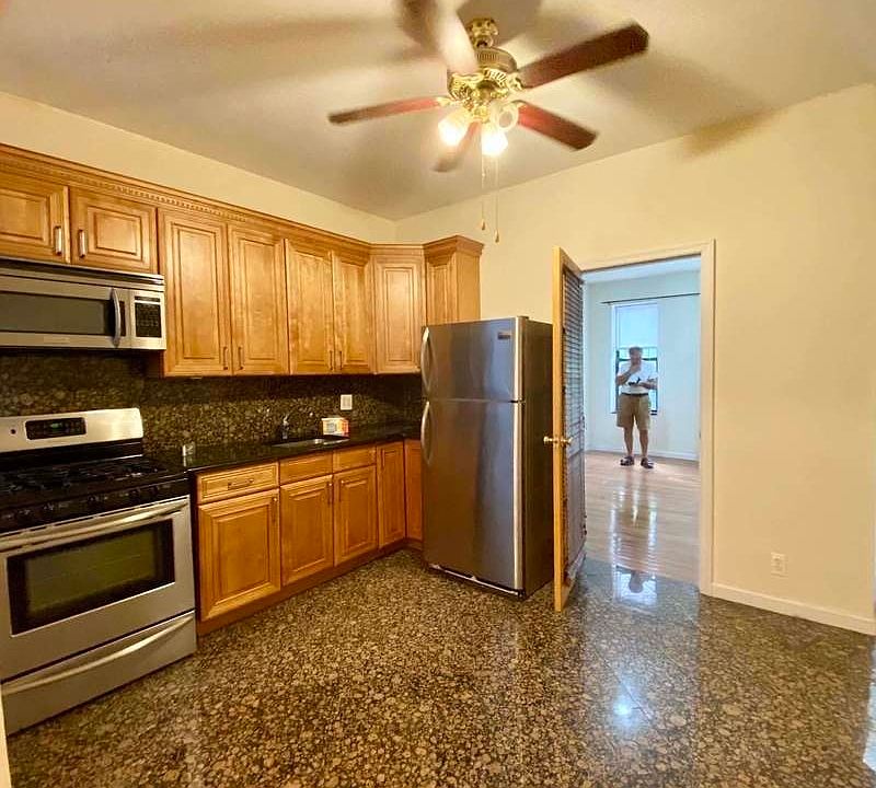 1st image of 3007 42nd St APT 1L