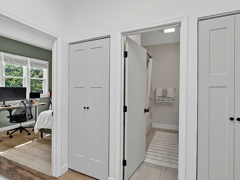 2809 N Wolcott Ave #I — Photo 12