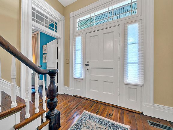 4th image of 25 Orchard Ave