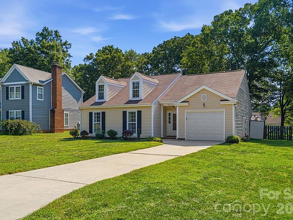 3rd image of 8917 Danson Dr