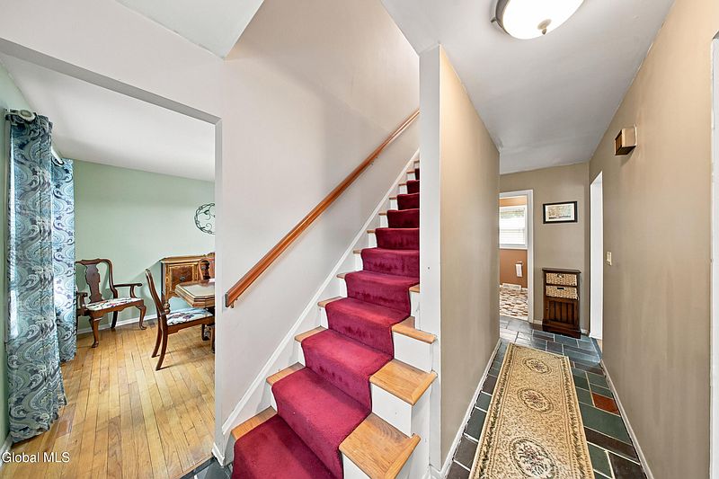 4th image of 5 Mohican Place