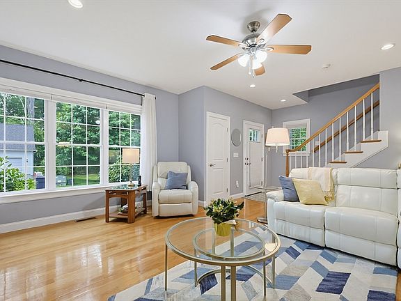 3rd image of 23 Williamsburg Way Unit 23