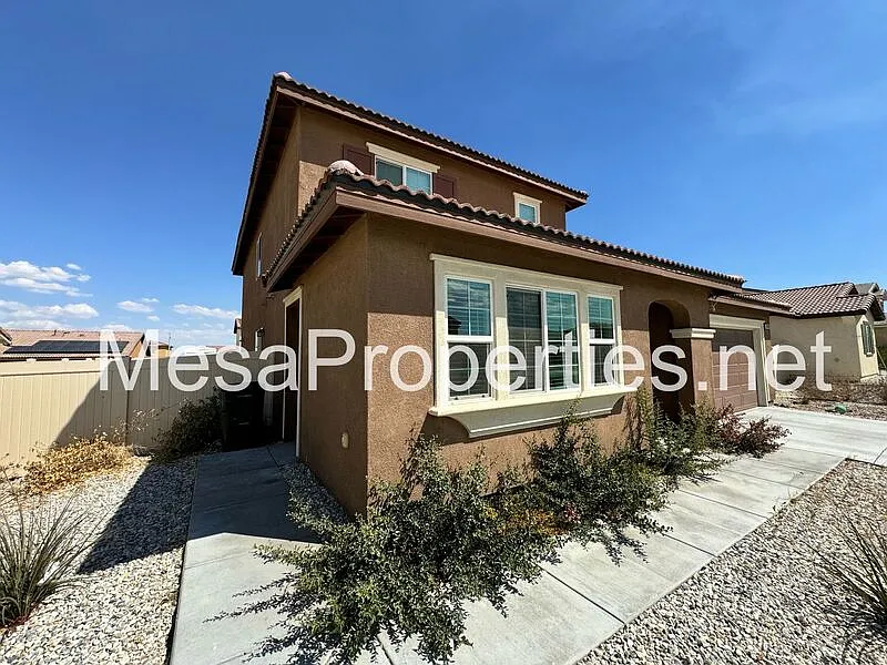 Building Photo - 14173 Mustang Cir #B
