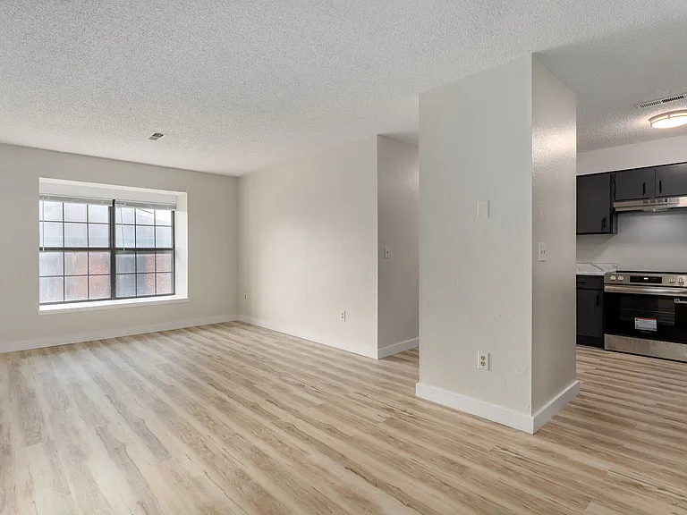 1221 S Park Ave #5 — Photo 15