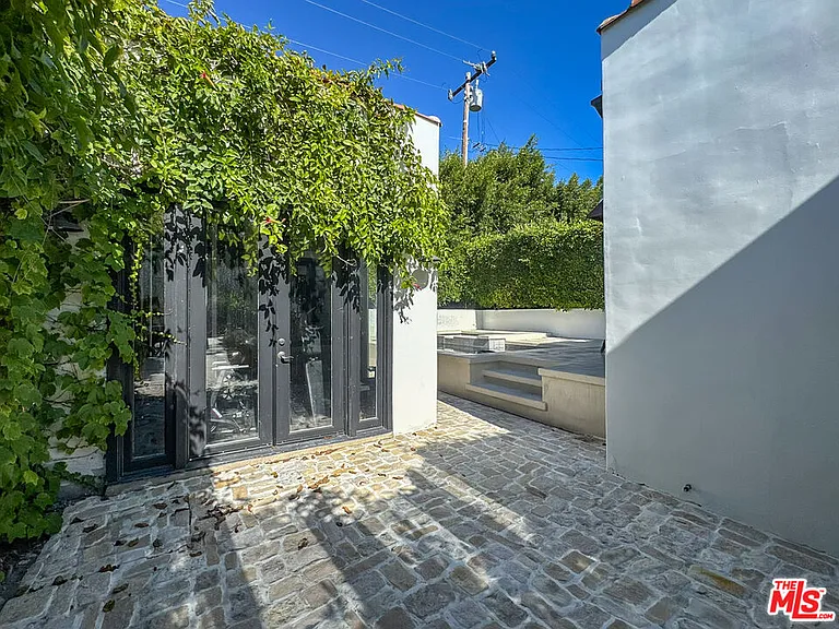 345 Westbourne Dr — Photo 32