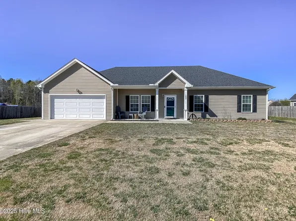 102 Red Maple Court, Currituck, NC 27929