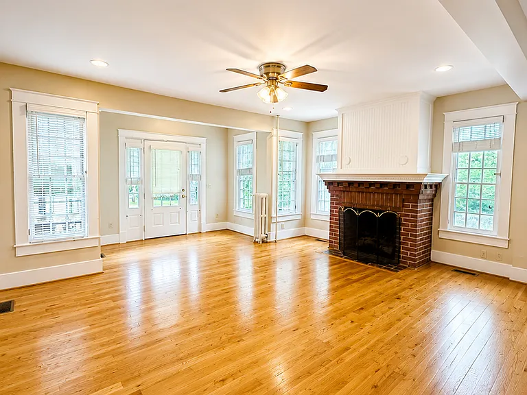 375 E Maine Ave — Photo 7