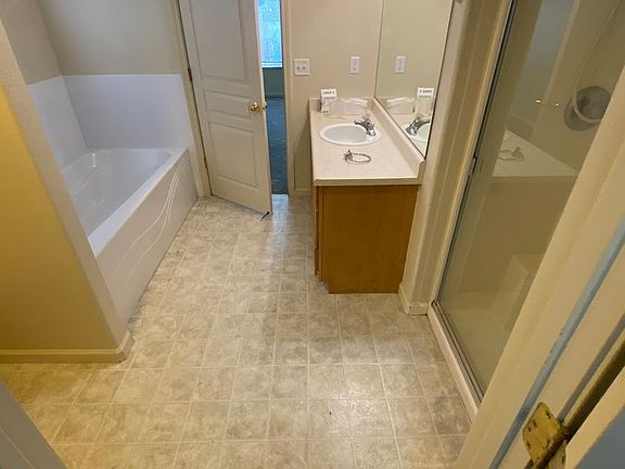 4th image of 542 River Ranch Rd