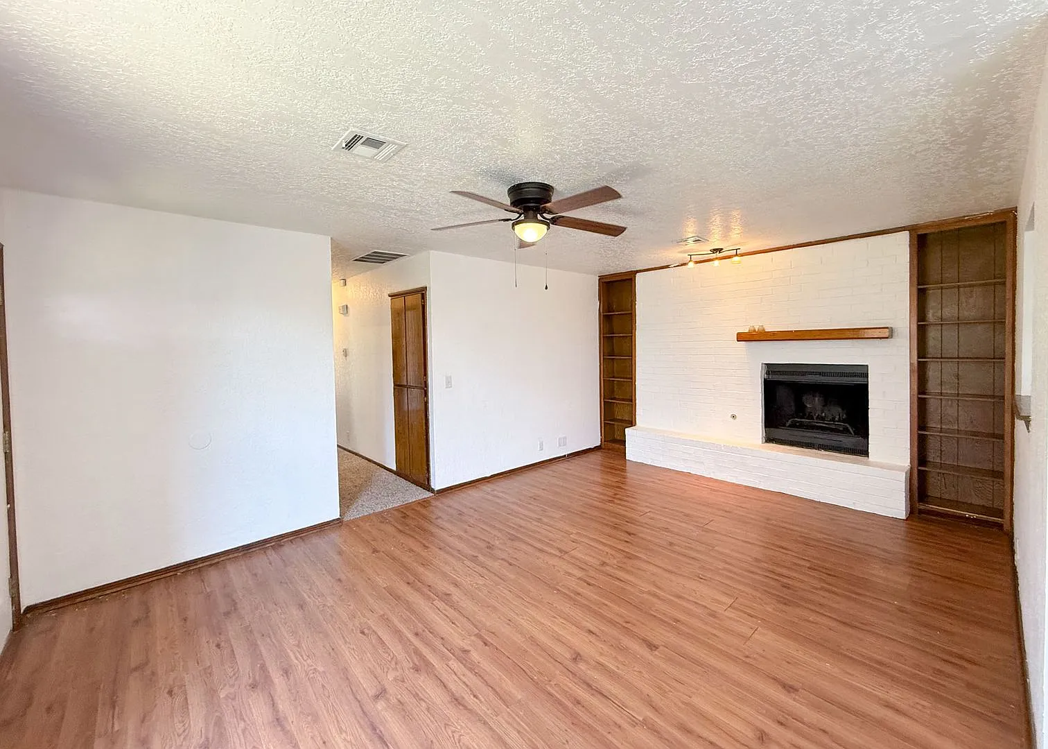 Duplex in Central Edmond!! — Photo 3