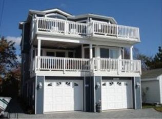 301 W 19th St, Ship Bottom, NJ 08008