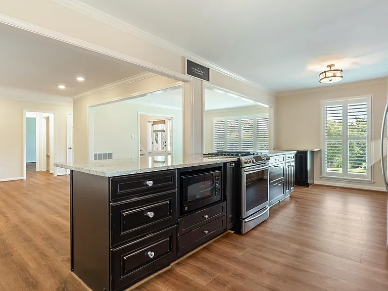 5249 Meadow Garden Ln — Photo 7