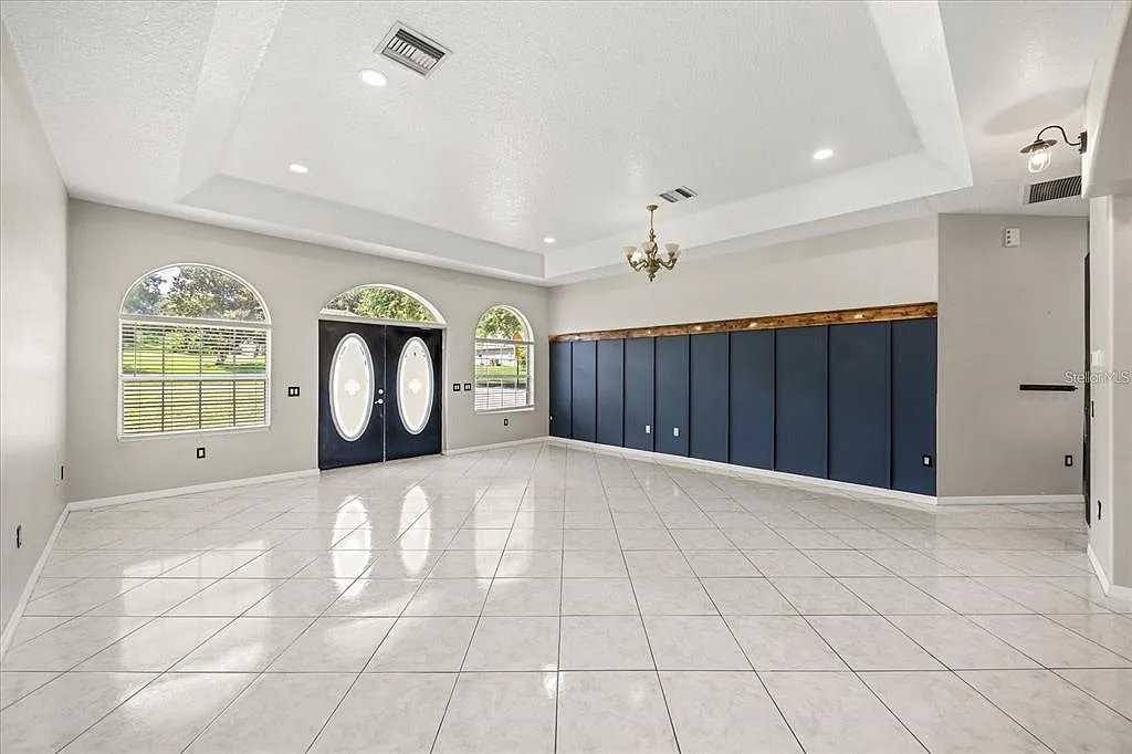 4 bed, 3.0 bath, 3016 sqft, $3,000 — Photo 4