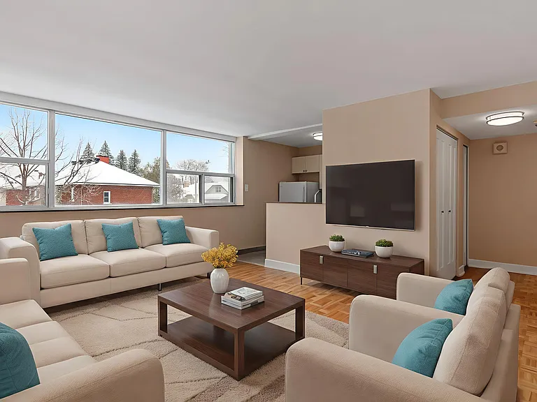 315 Holmwood Ave — Photo 3