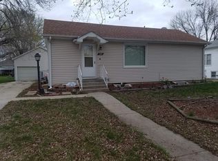 321 4th St, Meadow Grove, NE 68752