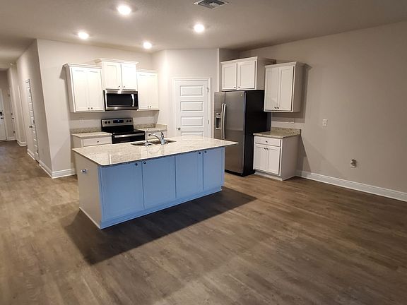 2nd image of 326 Emerald Cove St