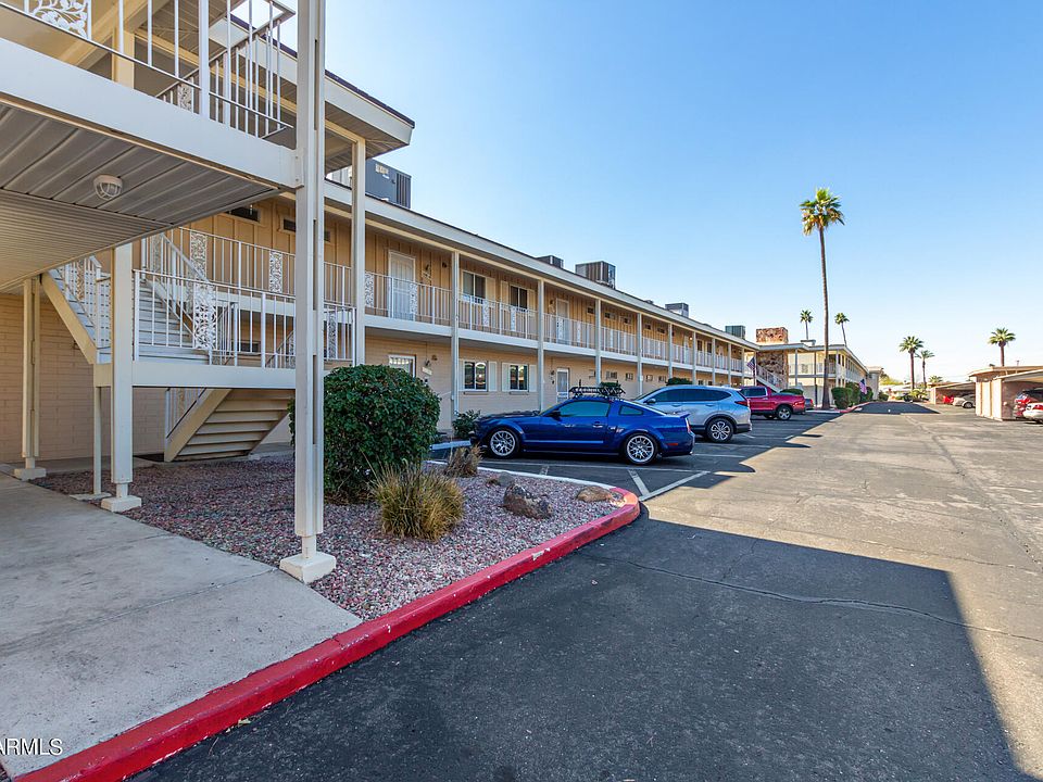 1st image of 10819 N FAIRWAY Court W #209