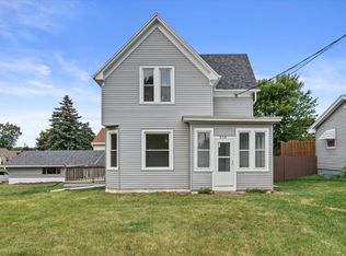 8240 W Cold Spring Rd, Milwaukee, WI 53220