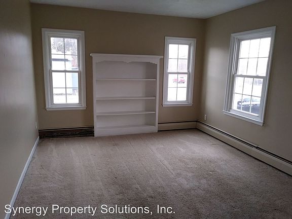 5th image of 701 S Thoman St