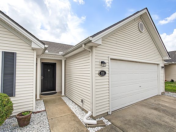 3rd image of 711 Lauterbur Ln