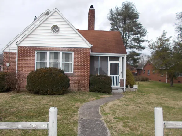 1212 W Winchester Ave, Middlesboro, KY 40965