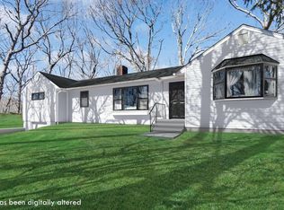 52 S Ferry Rd, Shelter Island, NY 11964