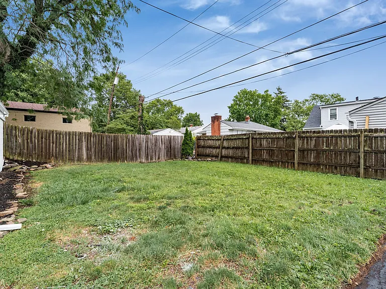 884 S Chesterfield Rd — Photo 37