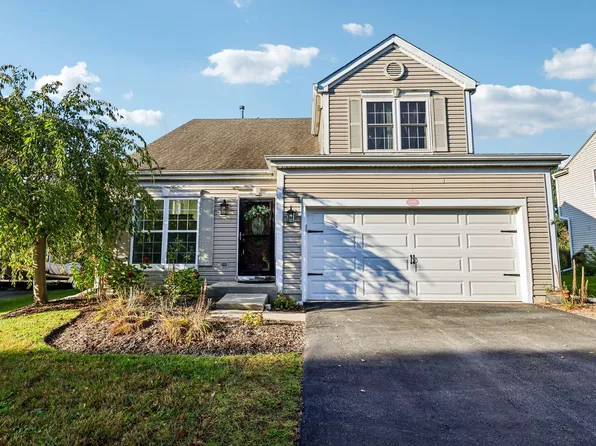 2369 Woodside Dr, Carpentersville, IL 60110