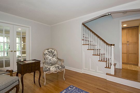 1st image of 216 Walthery Ave
