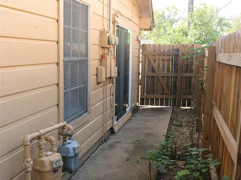 1705 Walnut St #3 — Photo 18