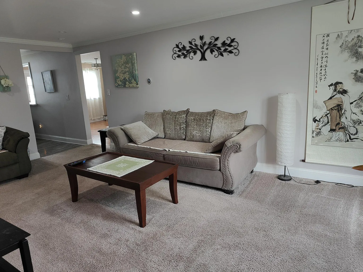 3 bed, 1295 sqft, $2,100 — Photo 2