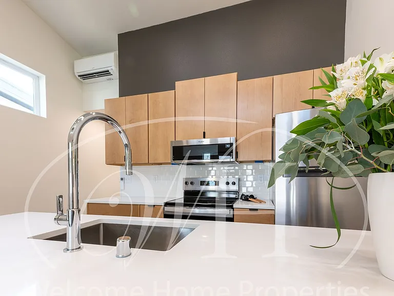 159 SE Sparrows Pl — Photo 15
