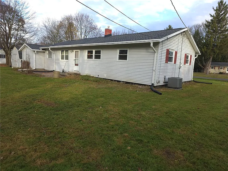 379 Hollybrook Rd — Photo 27