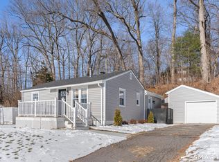 25 Whippoorwill Rd, Southington, CT 06489
