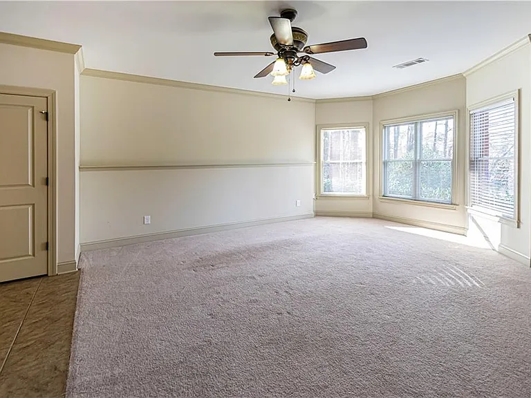 2050 Oak Grove Rd NE — Photo 5