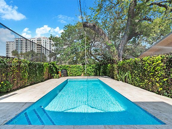 3rd image of 2943 SW 23rd St