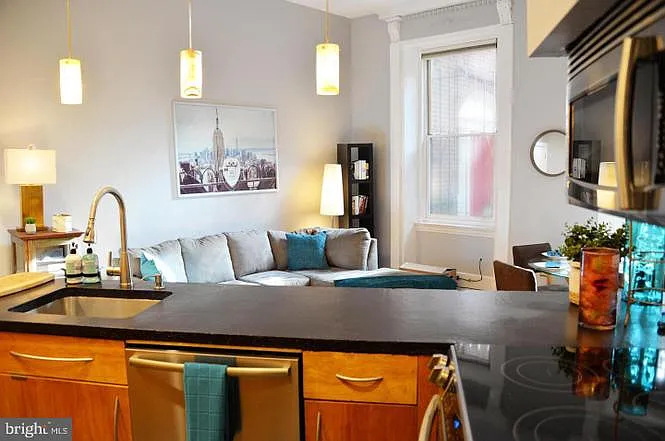 914 Spruce St #4 — Photo 6