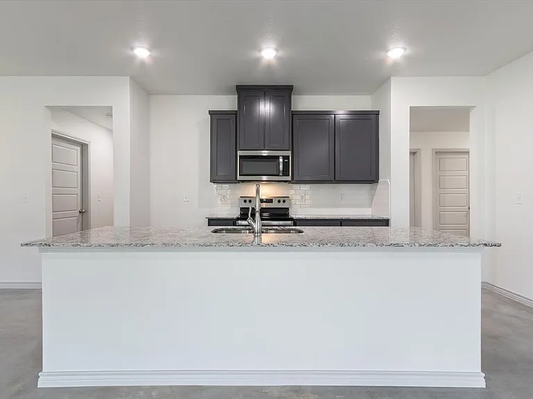 797 Freedom Cir — Photo 15