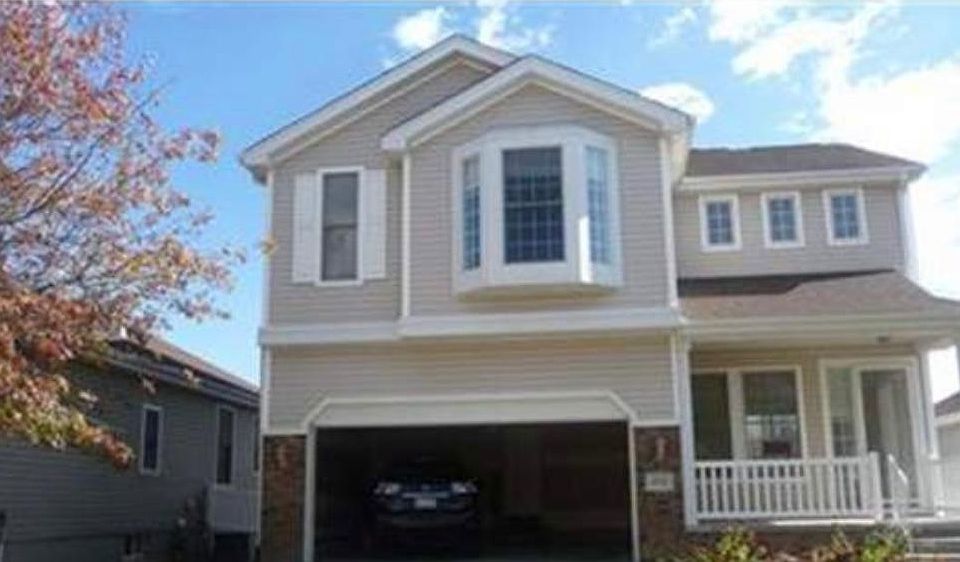1st image of 1715 S 173rd Plz