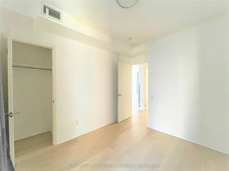 21 Carlton St #610 — Photo 10