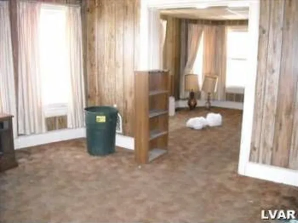 352 S 1st St, Bangor, PA 18013