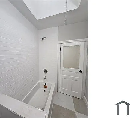 3 bed, 1200 sqft, $2,300 — Photo 4