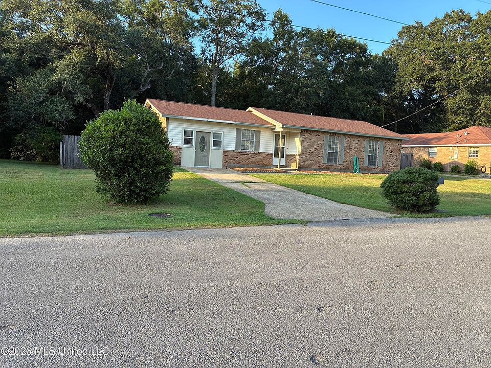 1st image of 3201 Riverbend Rd