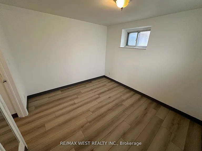 999 Caledonia Rd #BASEMENT — Photo 17